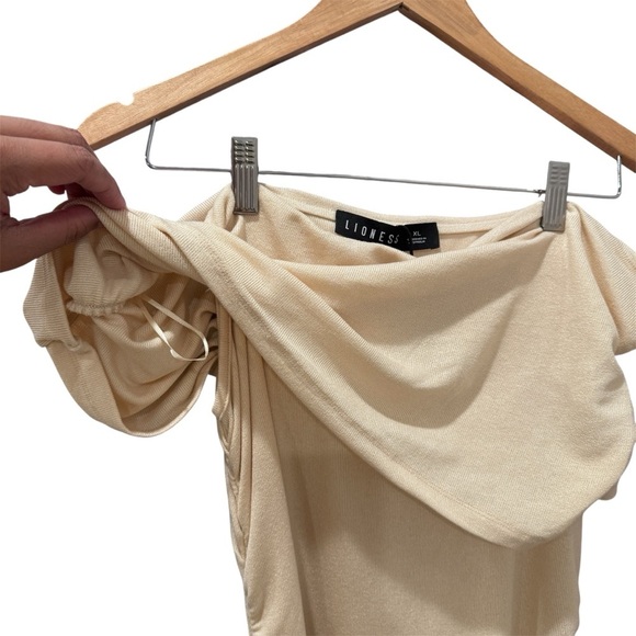 NWT REVOLVE Lioness Field of Dreams Maxi Dress Off Shoulder Pleated Oatmeal XL - Picture 13 of 16